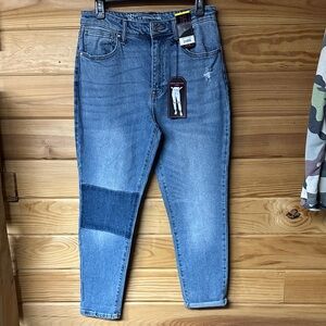 New With Tags No Boundaries Women's Super High Rise Mom Jeans Size 11